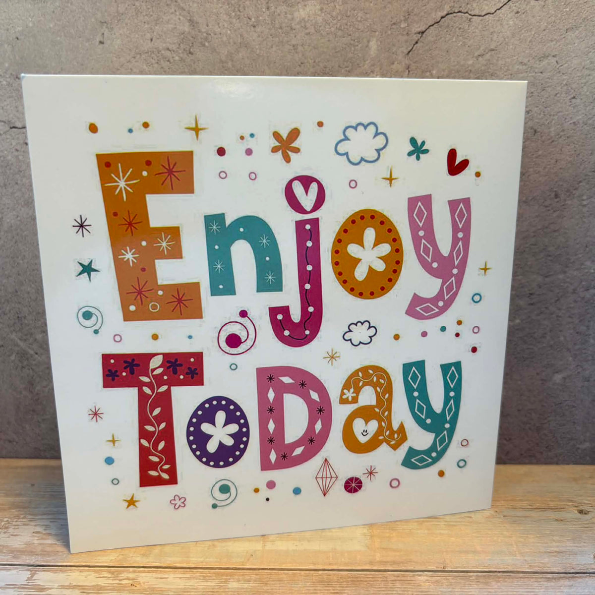 Kort med dame på scooter - "Enjoy today"