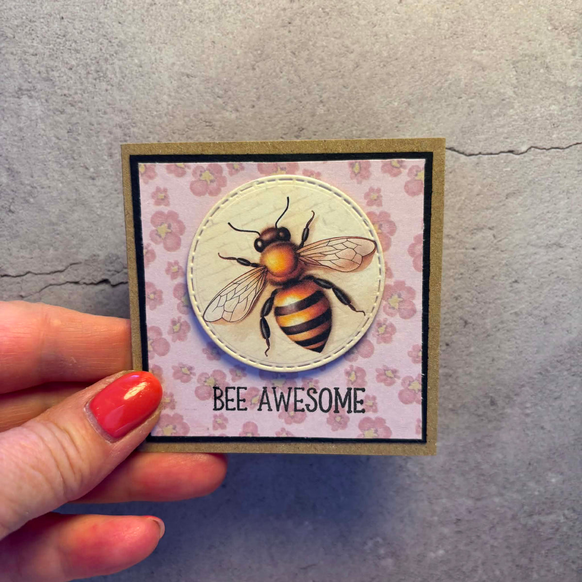 Kort med bie - "Bee awesome"