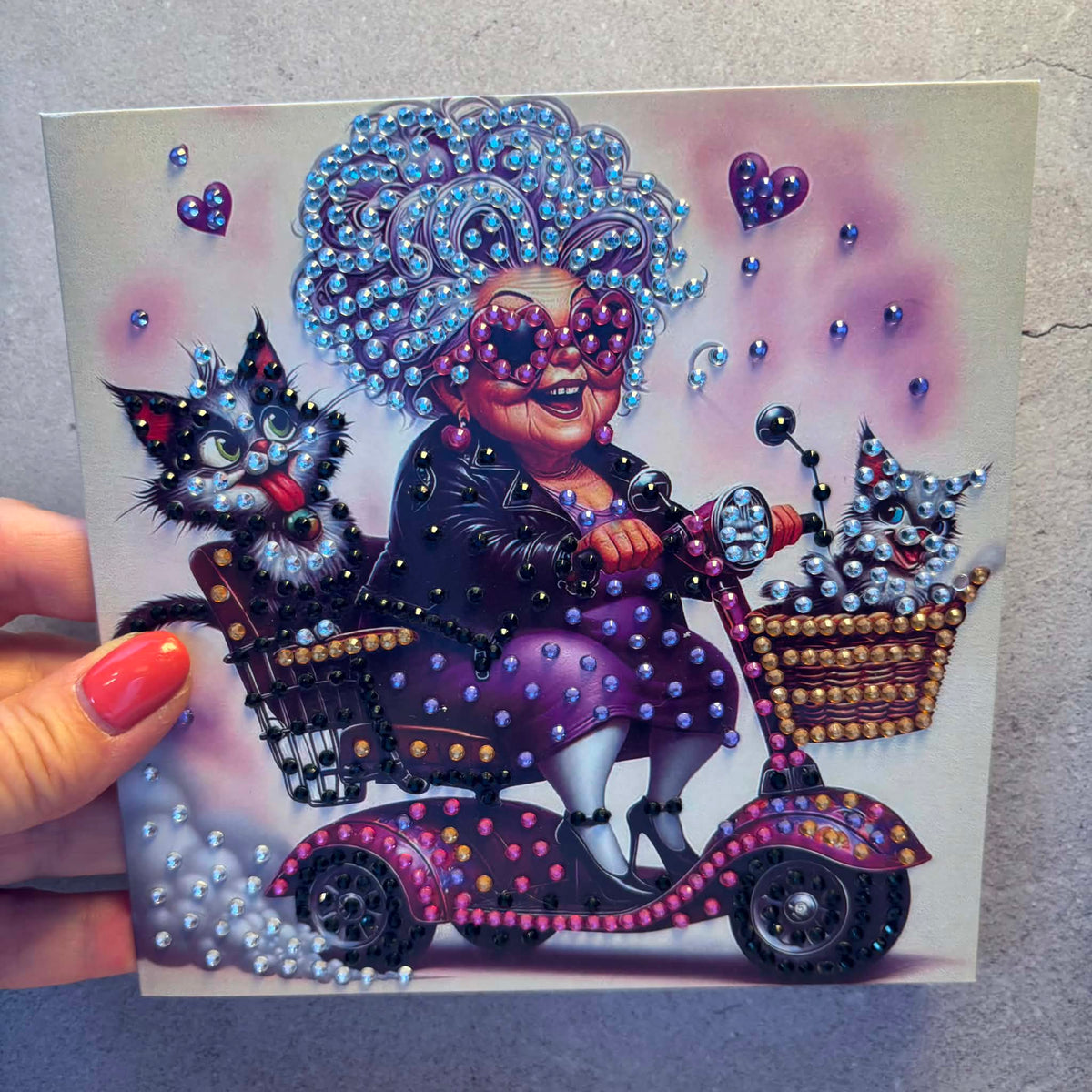 Kort med dame på scooter - "Enjoy today"